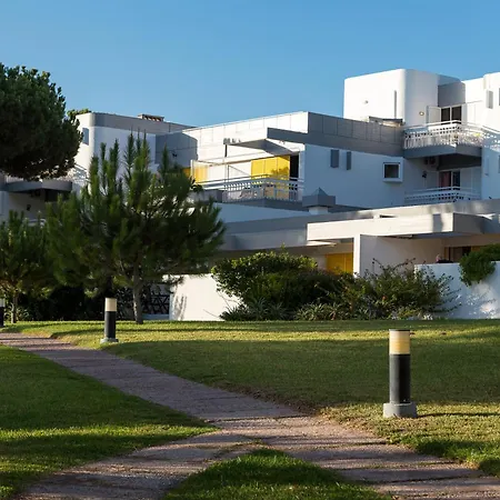 Turisticos Pinhal Da Marina 4* וילהמורה